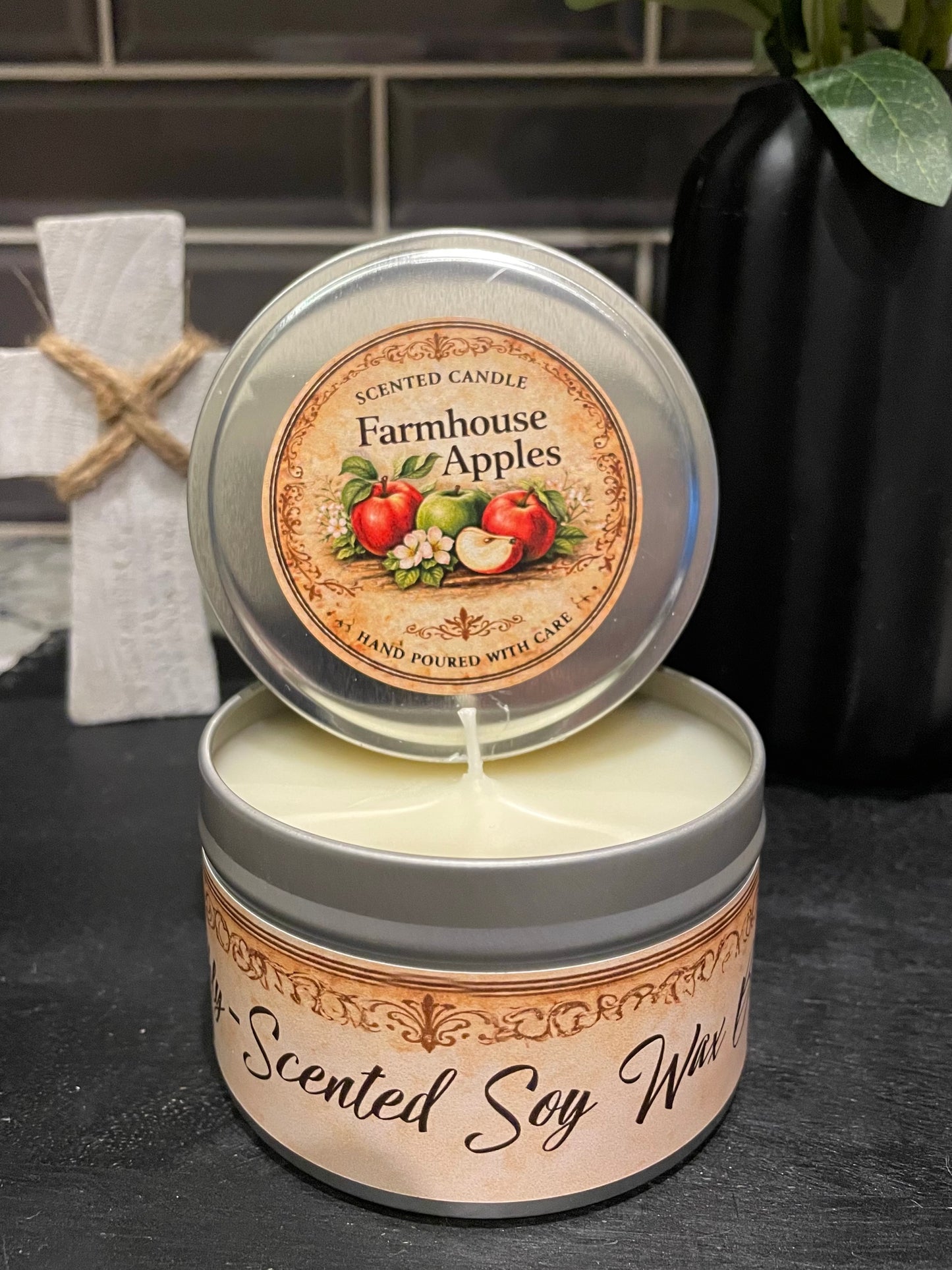 Tin 8oz - Farmhouse Apples Candle
